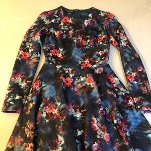 Bebe dress long sleeve